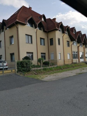 Ferienwohnung in Balatonlelle mit Garten, Balatonlelle